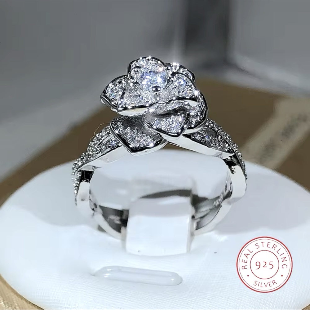 ROSEALEE 3 dimensional Rose Diamond Ring 2 CT t.w Lab diamond Sterling Silver